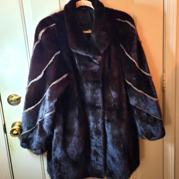MINK COAT - Picture 1 of 5